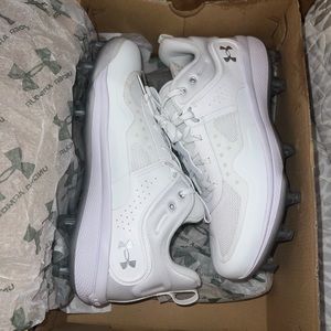 UA Women’s Softball Cleats